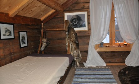 Familierom med dobbeltseng og 2 enkle senger, sov p� en hundslede og dr�m arktiske dr�mmer.